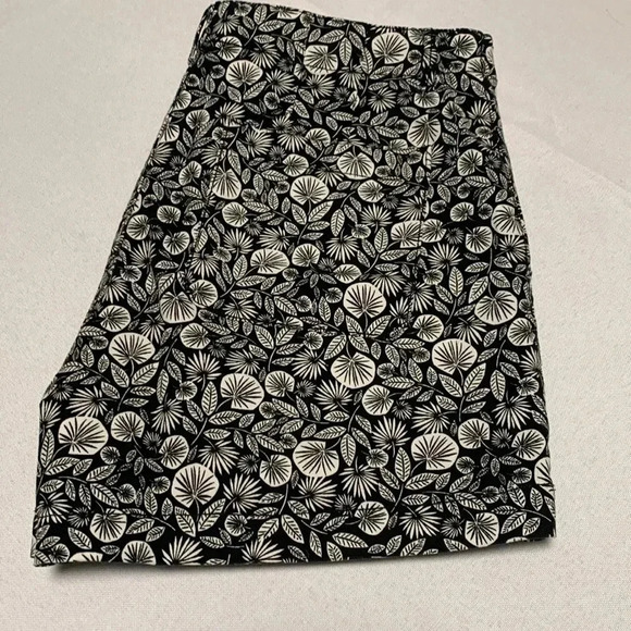 LOFT Women’s Shorts,Excellent Condition. - Picture 4 of 4